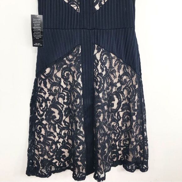 The Limited Navy Blue Lace Panel Rib Stretch Cream Lined Sleeveless Dress NEW - Picture 3 of 16